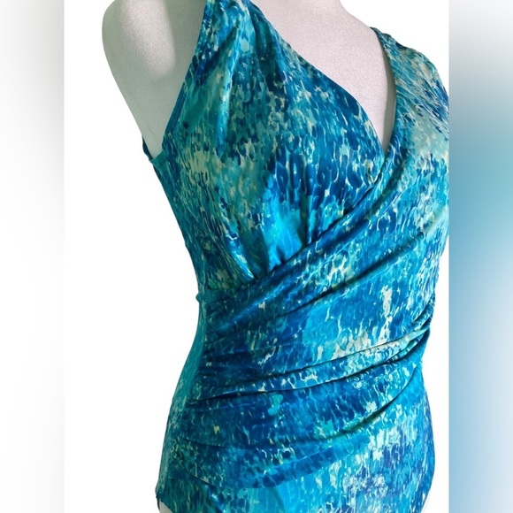 LL Bean Shaping One Piece V-Neck Swimwear Tank Suit with Ruching (Size 8 Reg) - Picture 3 of 13